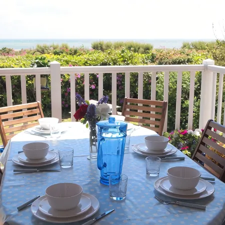 Beach front location, Pet friendly, Full of charachter, Private garden, Sea view