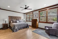 Luxury creek side cabin with 4 master bedrooms & 1000 feet of creek side decks - Balkoner