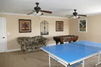 PRIVATE POOL 34'x18', 25 Minutes to Zion,  Playset for Kids, 7 bdrm, sleeps 32 - Balcony