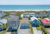 Oceanside Haven:- Home Steps to Beach w/ Massive 2 Story Deck & Hot Tub! - Jacuzzi