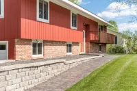 Modern And Spacious Berkshires Retreat 5 bdrm 3 bath - 3-Star