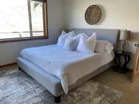 Lake Chelan Luxury Waterfront Home, 3800 sq ft, 4 Bdrm, Private Dock! - 4-نجوم