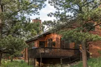 Beautifully Furnished, Clean, Cozy Cabin Next to Rocky! Walk to Rmnp & YMCA - شاليه
