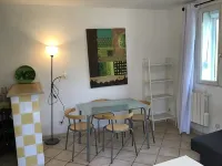 Small Detached House with Fenced Garden Area! All in Comfort! - บังกะโล