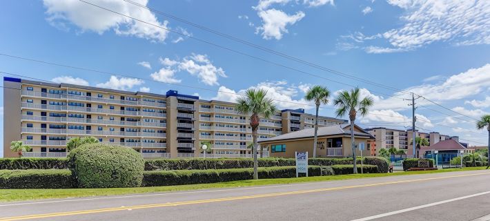 Oceanfront Top-Floor Corner Unit, Fishing Pier & Pool at Amelia by the Sea Hotels in Fernandina Beach