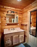 Beautifully Renovated Vintage Cabin in the Heart of Manistee National Forest - Wifi
