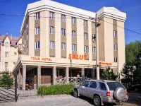 Salut Hotel - 3-Star