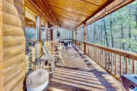 Amazing Foliage Views + Mountain View + Hot Tub + Fire Pit + Wrap-around Deck - Bjergudsigt