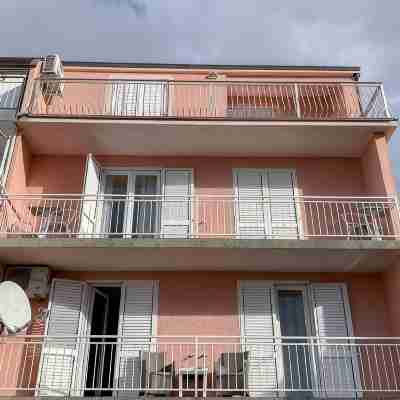 Bright apartment with terrace -3 people Hotel Exterior