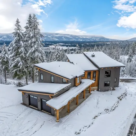 The Panoramic Peak: Luxury Lodge at the Idaho Club