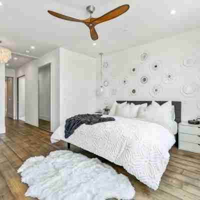 Live the Penthouse Dream – Luxe, Views & Vibes in Iconic North Beach Rooms