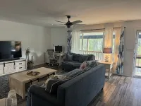 3 BR End Unit Rowhouse 1 Mile to Bethany Boardwalk, Walk to Shops & Restaurants