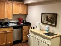 Charming 1-Bedroom Spacious Basement Close to DC - Pets Allowed. - 2-Star