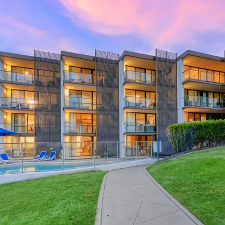 Merrima Court Holidays