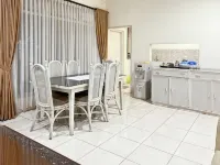 Large Villa 3BR Cieumbuleuit near PVJ & Cihamplas