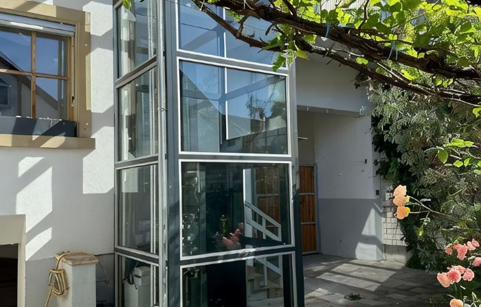 Stylish apartment with large terrace, air conditioning and parking space