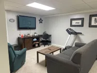 20 minutes from Penn State! Private entrance, cozy living space.