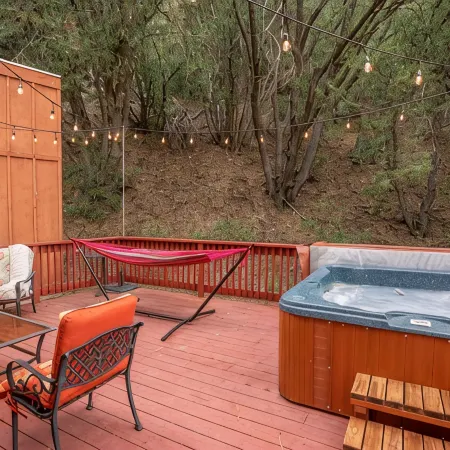 Forest Dream Retreat: A-Frame Cabin/Hot Tub/Games