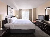 Les Suites Hotel Ottawa Hotel in zona Stadio RCGT Park