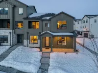 Snowbasin現代享有壯麗山景的滑雪度假屋，適合家庭 - 民宿