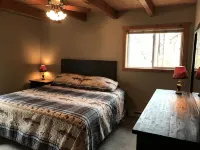 瓦倫保帕克湖畔度假屋，配有私人碼頭，夏季週六至週六預訂 - 陽台
