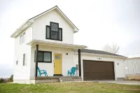 The Shelley Tiny House - Sleeps 5