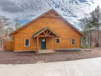 Cozy log cabin with Lakefront and Private Dock Hotels in Caldwell County