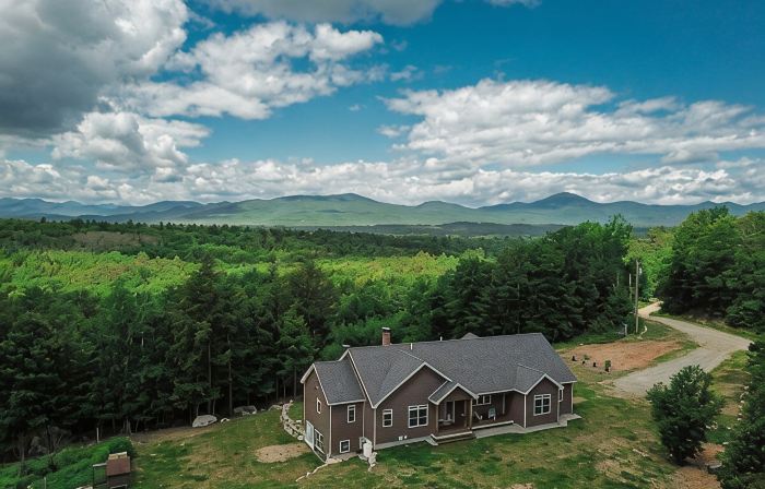 R&R White Mountain Retreat, Hillside with Extraordinary Views!