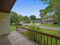 Cozy Vacation Home w/Sun Room in Bethany West