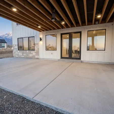 Brand new apartment, sleeps 10, IDEAL location in Utah county. High end finishes