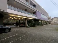 Tango Hostel Hotels in Kedaton
