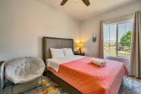 Family Pool Home – Saltwater Pool & Fire Pit – 2 King Suites – Sleeps 12 - Wifi