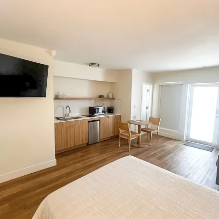 Tiana Beach Inn