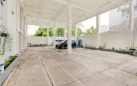 LG Hotel Jember by Callirooms