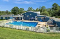 Rustic Farmhouse with Pool/hot tub/fire pits/6.5 acres Mountain Views - Pools