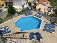 Stunning, fully refurbished apartment in small, exclusive complex with pool Hotels in Muo