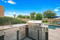 Unique Bermuda Escape with Pool/Spa & King Size Bed! - Wi-Fi