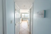 Beachfront 2Br Condo w/ Balcony & Heated Pool, Unit 224 - Wi-Fi