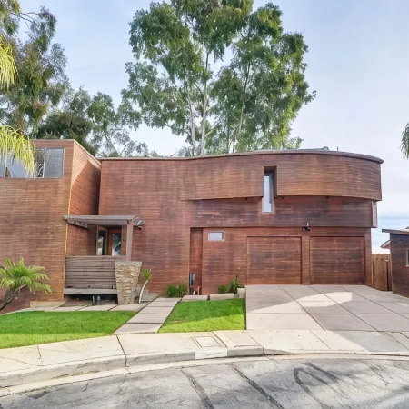 Stunning Del Mar Home w/ Deck - 1 Mile to Beach