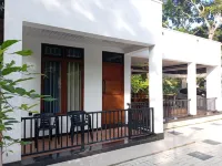 Danu Resort - Bed and Breakfasts