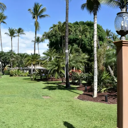 Beautifully remodeled 2 Bd, 2 Bath Condo, short walk to the Beach
