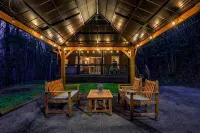 Private Hot Tub - Winter Woodland Setting - Charming Cabin - No Scary Roads - Alppimaja