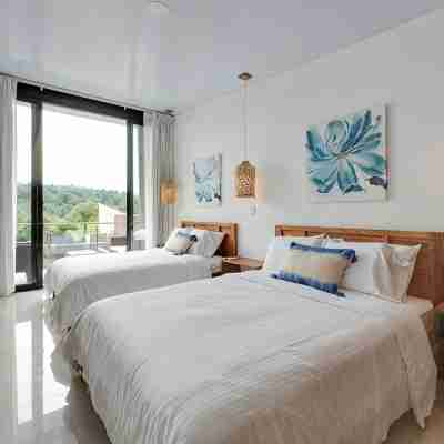 Stylish Volcano Villa w/ Jacuzzi & Private Pool, Volcano Views, Sun Deck, WiFi Rooms