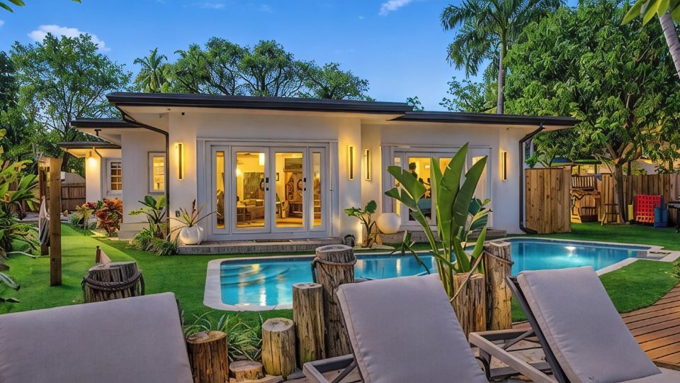 Lakefront Lux Home • Pool_BBQ • Game Room & Kayak