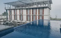 The Icon Hotel - Pools