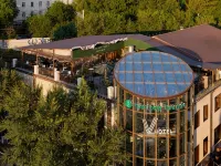 V hotel & Rooftop lounge (В отель) Отели в г. 
