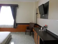 Derawan Indah Hotel Hotels in Bugis