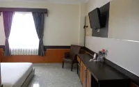 Derawan Indah Hotel - 2-Star