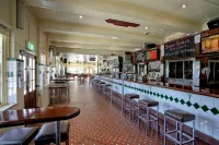Canungra Hotel - Parkplatz
