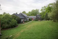 Squire Tarbox Inn - homestay